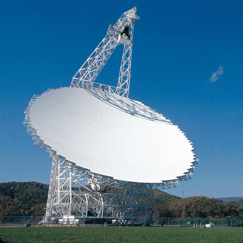 電波で宇宙からの信号を探したグリーンバンク望遠鏡