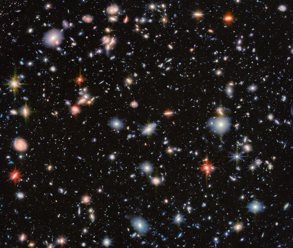 初期の宇宙の銀河が写る画像（ジェイムズ・ウェッブ宇宙望遠鏡）