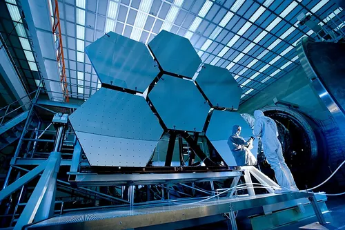 ジェイムズ・ウェッブ宇宙望遠鏡の鏡(打ち上げ前の地上での試験)