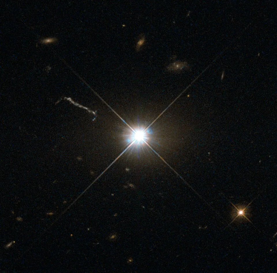 ハッブル宇宙望遠鏡が写したクエーサー3C 273