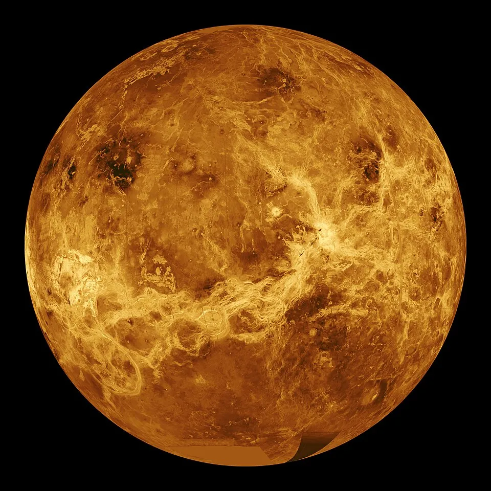 探査機マゼランのレーダー観測から作られた金星の全体の画像